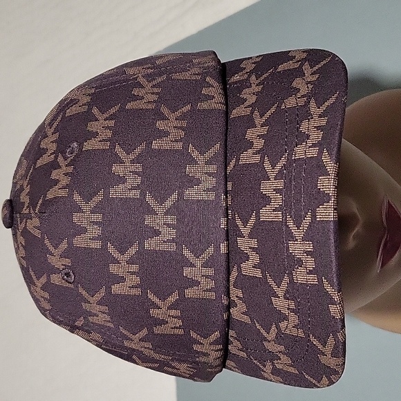 NWT Michael Kors Brown Monogram Cap One Size - Picture 1 of 11